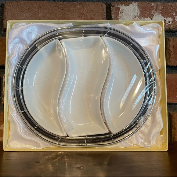 D’Moda Italy Mini Serving Dish w/ Three Individual Bowls Interlocking NWT in Box - Picture 6 of 7